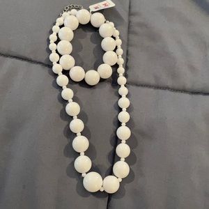 Chunky white necklace and bracelet